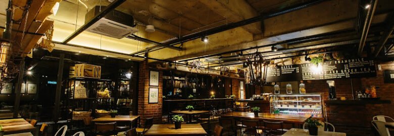 Bica & Co Courtyard Cafe