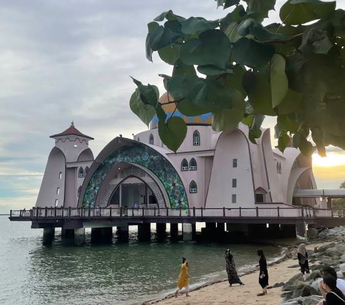 Masjid Selat Melaka Photo 3