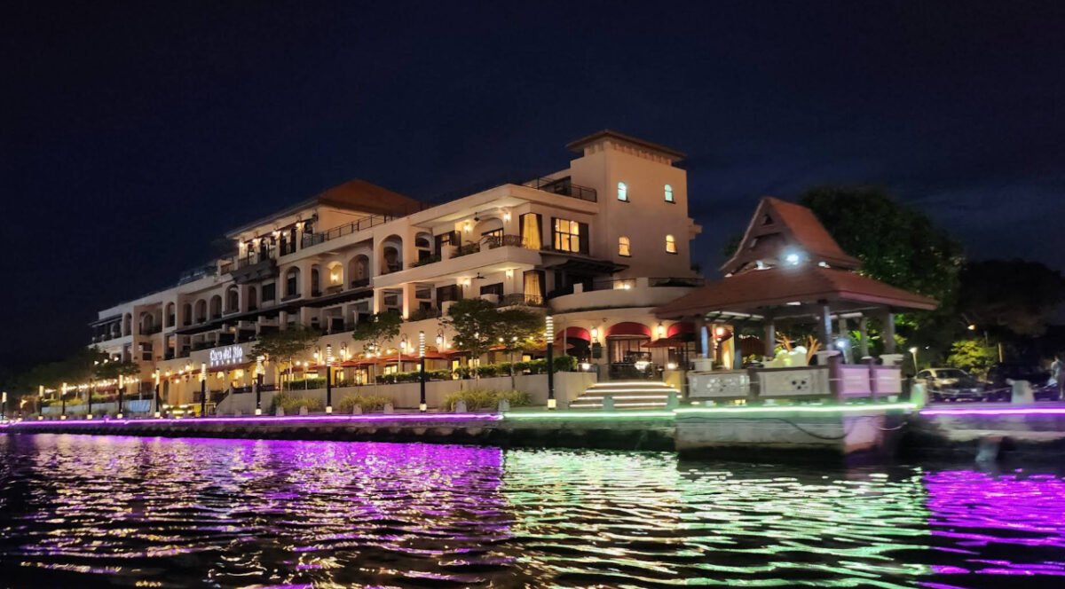 Melaka River Cruise 马六甲河游船
