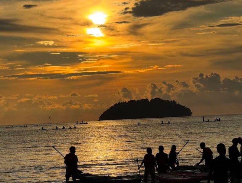 KK island hopping sunset night market tips