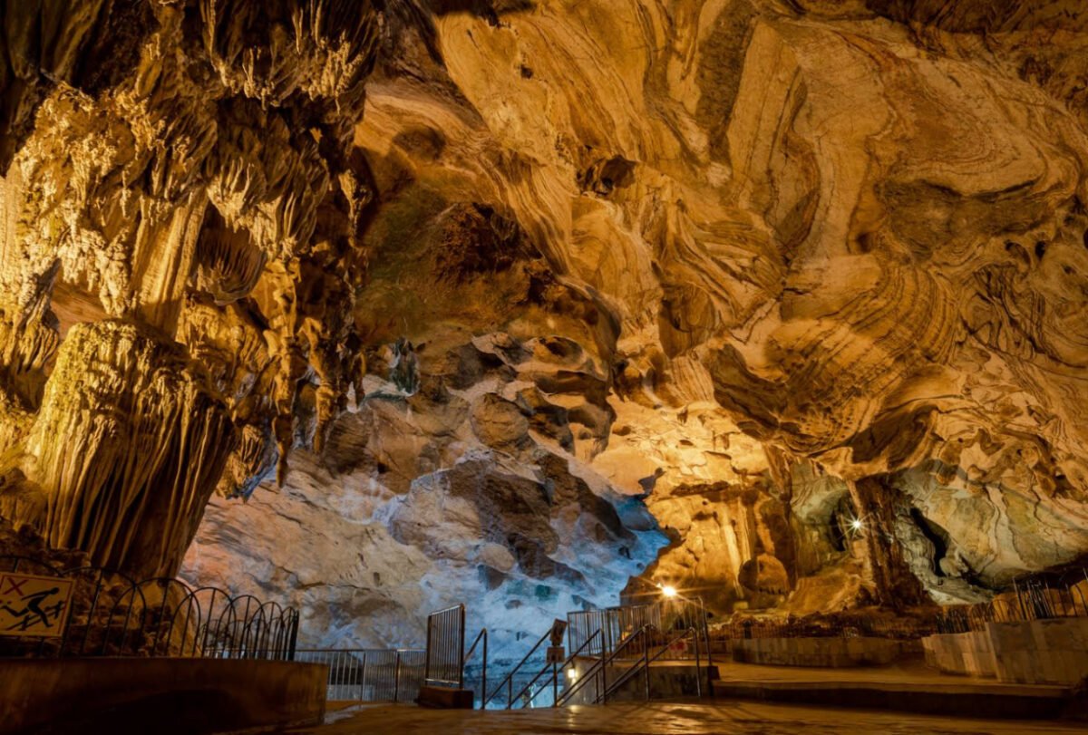 怡保洞穴寺庙群 Ipoh Cave Temples Kek Lok Tong Sam Poh Tong Perak Tong